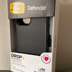OtterBox Defender (IPhone 12 Medium)