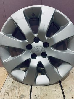 Subaru hubcap one