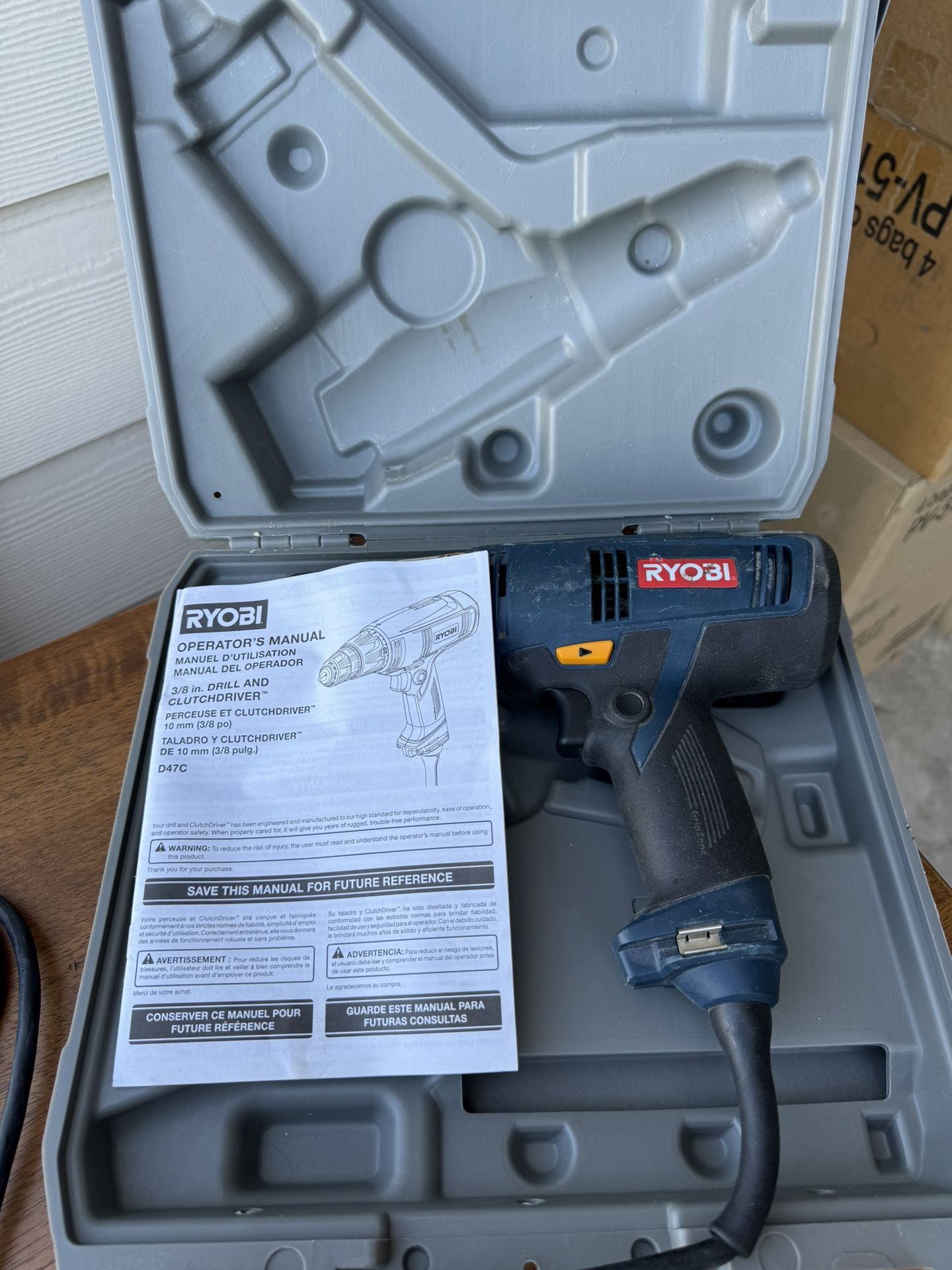Ryobi 3/8” drill & clutch driver in like new condition!