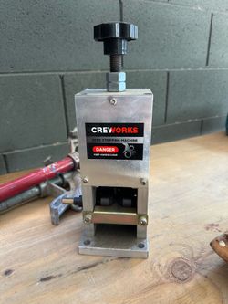 Wire stripping machine
