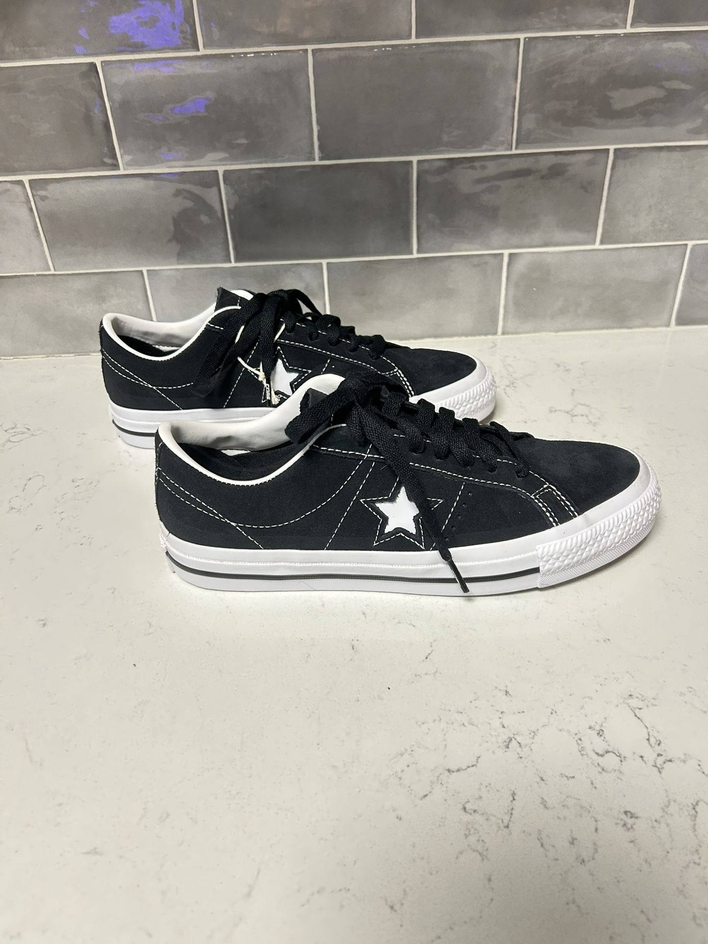 Converse Men’s Size 7.5 Woman’s Size 9 Black And White All Star In One Converse Sneakers 