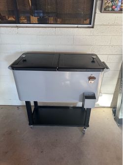 Standing wheeled cooler