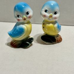 Vintage Lefton Bluebird Salt & Pepper Shakers  Excellent Condition 