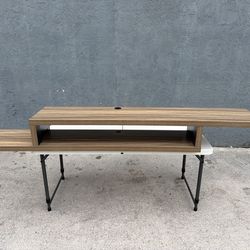 Modern TV Stand / Media Console – Wood Finish