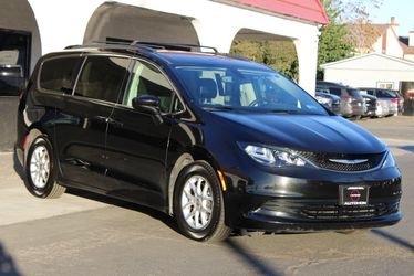 2020 Chrysler Voyager