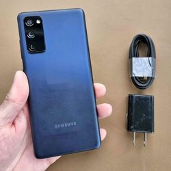 Samsung Galaxy S20FE,  Factory Unlocked,  Excellent Condition.  Like New 