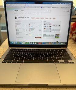 2025 MacBook Air m4 512 SSD w/ Final Cut & Logic Pro included w/ warranty