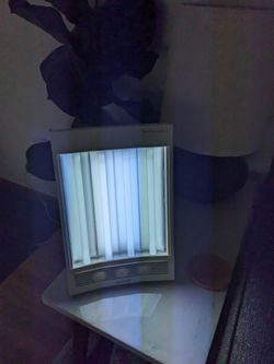 NatureBright SunTouch Plus bright light therapy lamp, SAD Happy Light Model F4040
