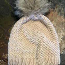 Norla Canada Beanie — NWT