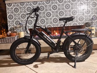Pedego Element fat tire electric bike (open to offers & comes with Helmet & lock)