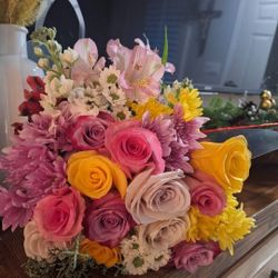 Flower Arrangements Valentines/ Arreglos Florales 