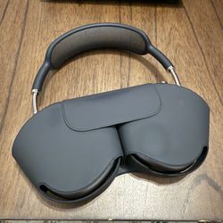 Apple AirPods Max Wireless Over-Ear Headphones, Active Noise Cancelling, Transparency Mode, Personalized Spatial Audio, Dolby Atmos, Bluetooth Headpho