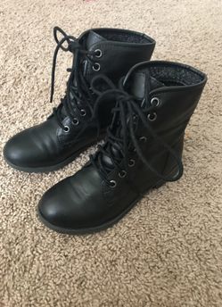 Girls boots