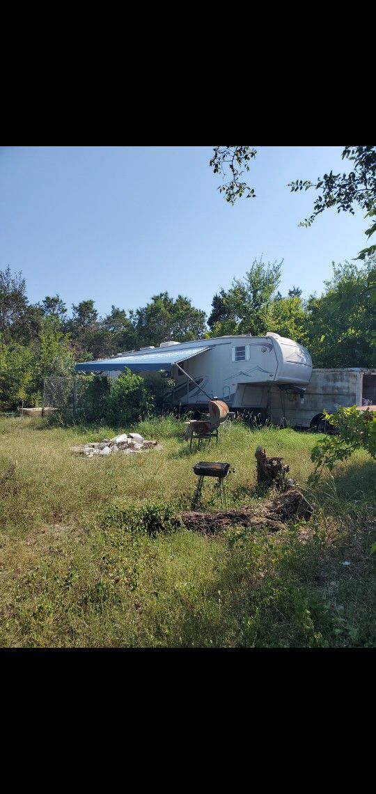 Fifth Wheel Camper Trailer