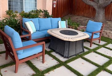 Wooden patio set with fire pit and cushions 🔺
