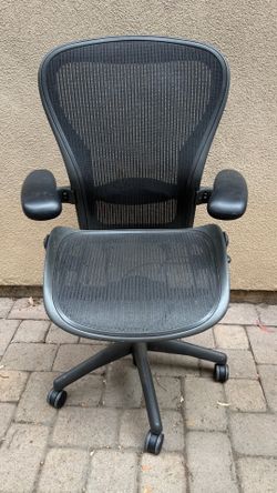 Herman-Miller The Aeron Chair, Size Large , Preowned, Great Shape, No Rip, No Tear, No Hole, No Stories