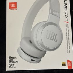 JBL Live 670NC Noise-Cancelling On-Ear Wireless Headphone White