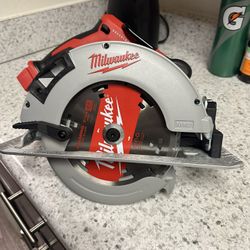 Milwaukee 7 1/4 Circular Saw Tool Only 