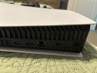 PS 5  Digital console with wireless controls