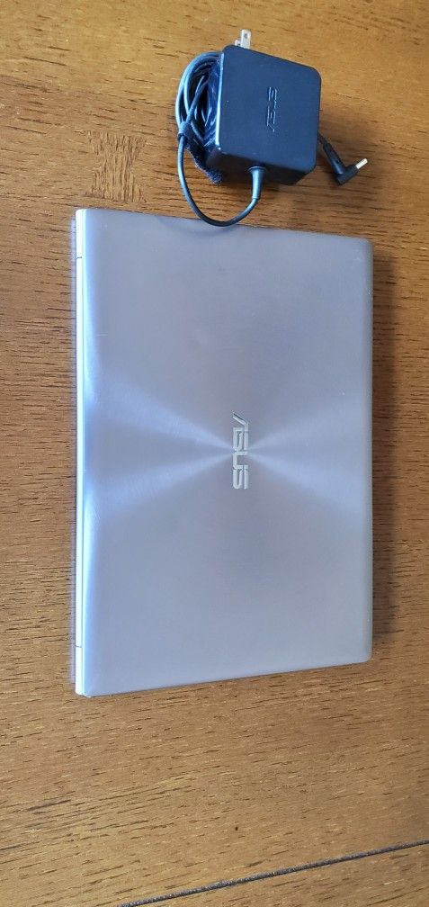 ASUS ZenBook UX303UA 13.3" FHD Touchscreen Laptop, Intel i5, 8GB RAM, 256GB SSD