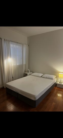 Queen Bed Set – Mattress + Base + 2 Nightstands – Clean & Ready