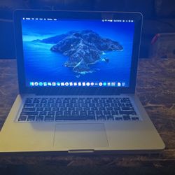 MacBook Pro 8gb Ram 500 Drive i5