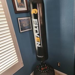 Freestanding Kickboxing Bag With Sucktion Cupbase.