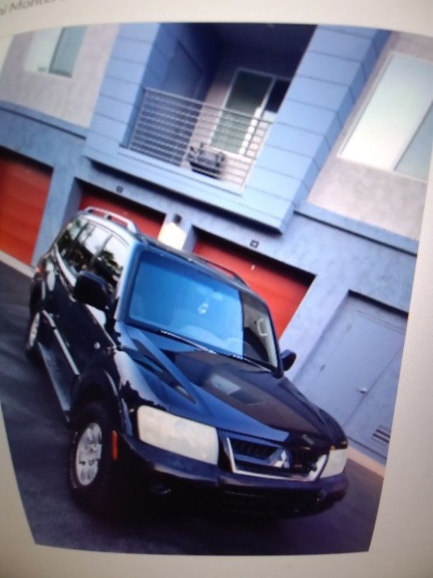 2003 Mitsubishi Montero