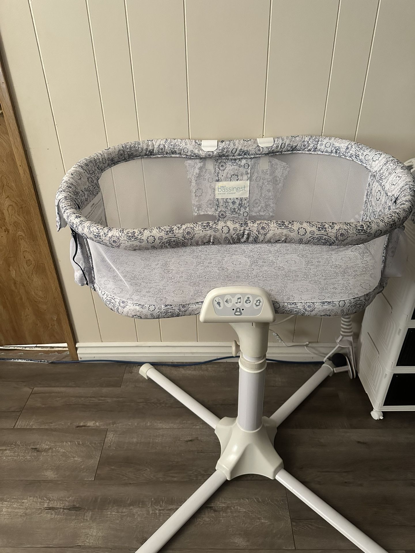 Halo Bassinet Swivel Sleeper