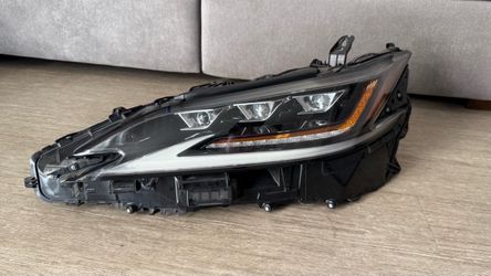 OEM Lexus ES350/ES250 Left Triple Beam Headlight