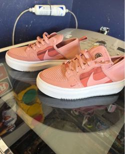 Nike shoes brand new size 10