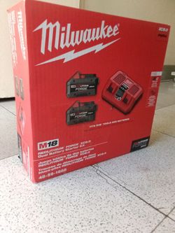 M18 18-Volt Lithium-Ion REDLITHIUM FORGE Starter Kit with (2) 8. 0Ah Battery and Rapid Charger