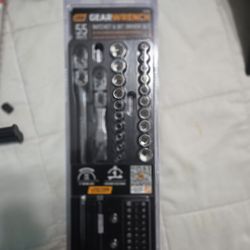 Gear wrench socket set