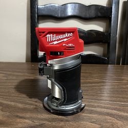 Milwaukee M18 Fuel Compact Router