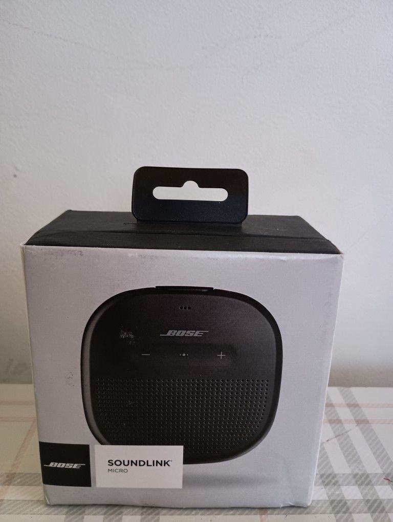 SoundLink micro Bose speaker Bluetooth black durable silicone strap waterproof