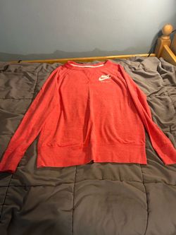 Nike athletic long sleeve shirt top women’s medium