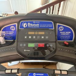 Horizon T101 Treadmill - Like New - Bluetooth & Folding