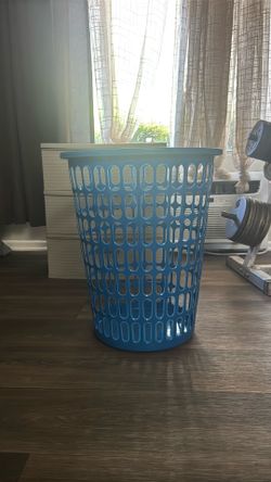 Plastic hamper