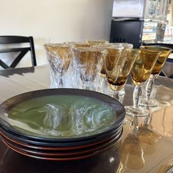 Five plates 🍛and nine🍷 beautiful glasses