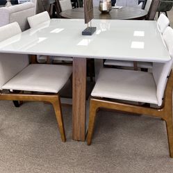 5 Pc Dining Table Set