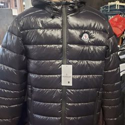 Moncler Puff Coat With Hood And Pocket On Sleeve 