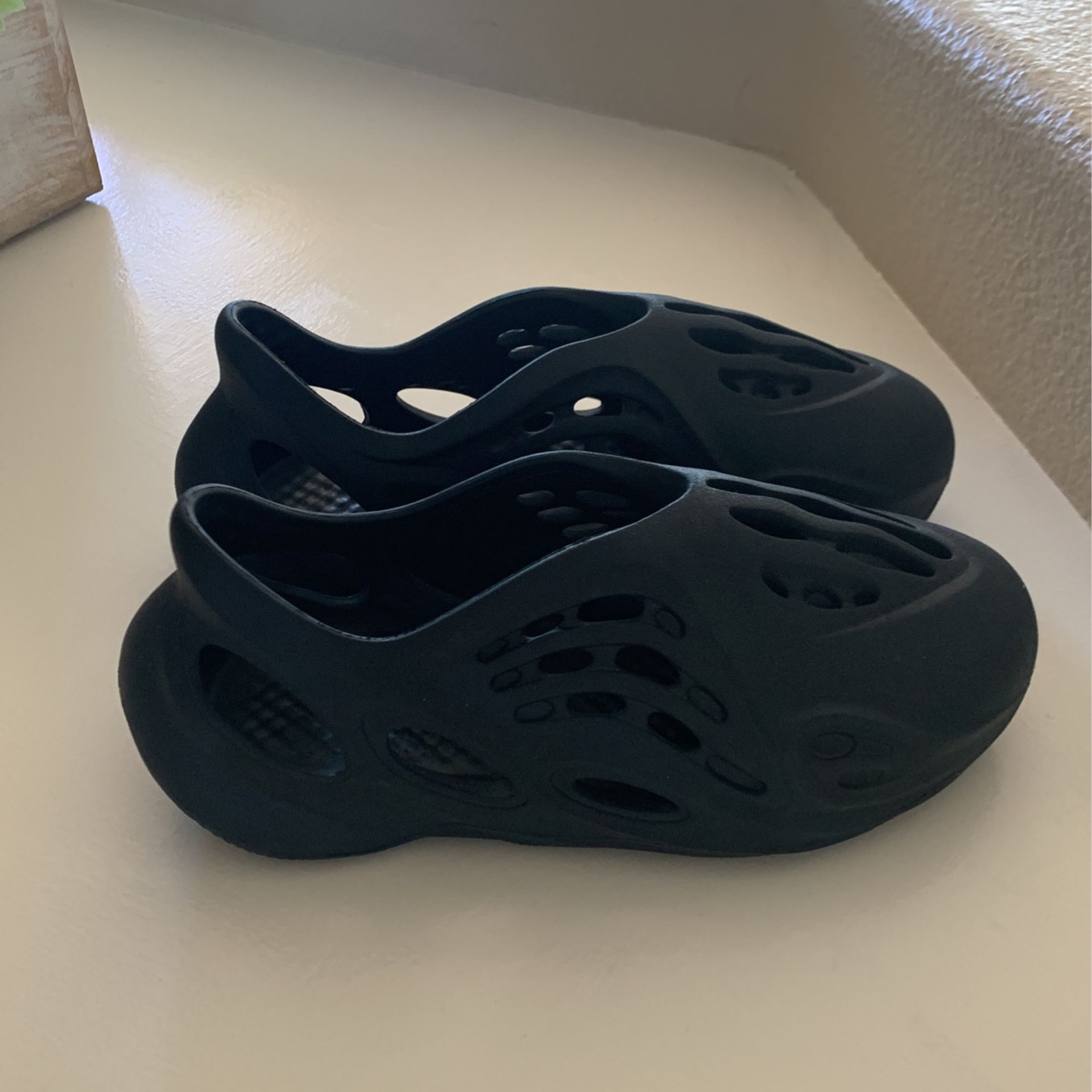 Yeezy Foam Runner Blue Mineral for Sale in Houston, TX - OfferUp