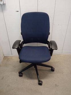 Steelcase V 2 $ 300