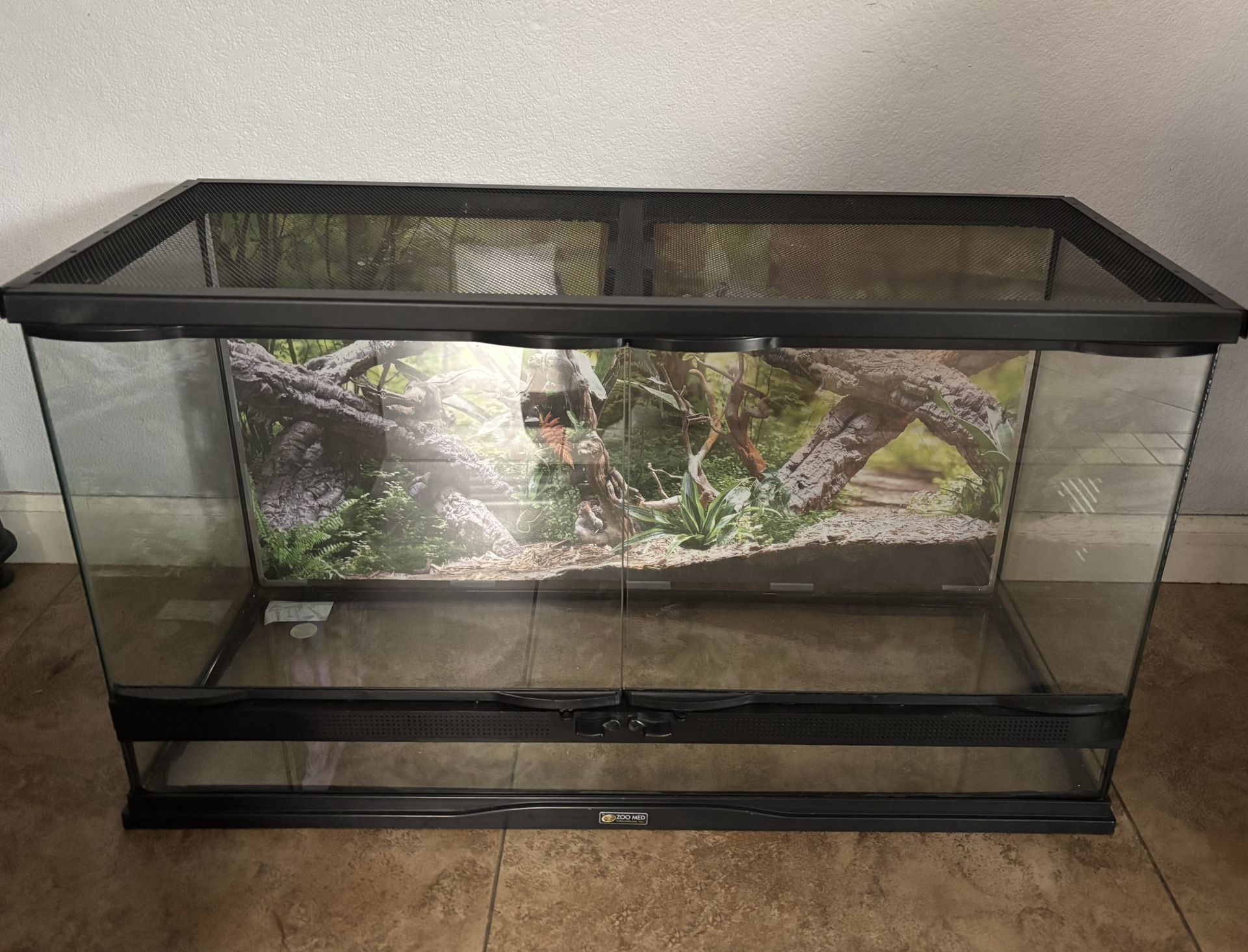 Reptile terrarium