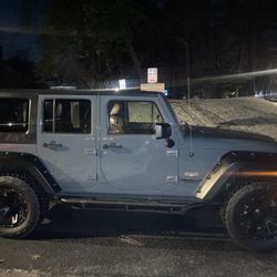 2014 Jeep Wrangler Sahara 