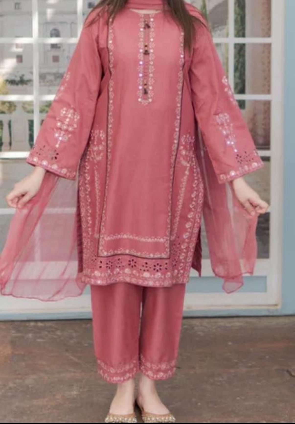 Pakistani/Indian Shalwar Kameez
