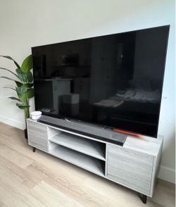 Tv stand for up to 65" screen
