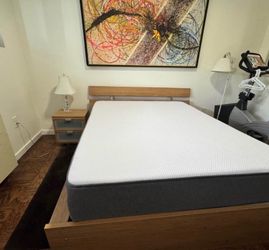 Queen Bedroom Set – Bed Frame, Mattress, Nightstand & Dresser