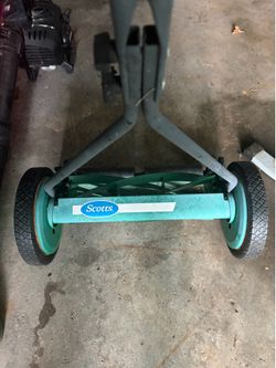 Scott’s Manual Lawn Mower