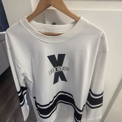 Hockey sweatshirt size S runs like a large 